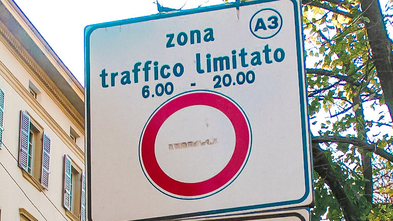 "Cremona - Ztl" by Simone Ramella is licensed under CC BY 2.0